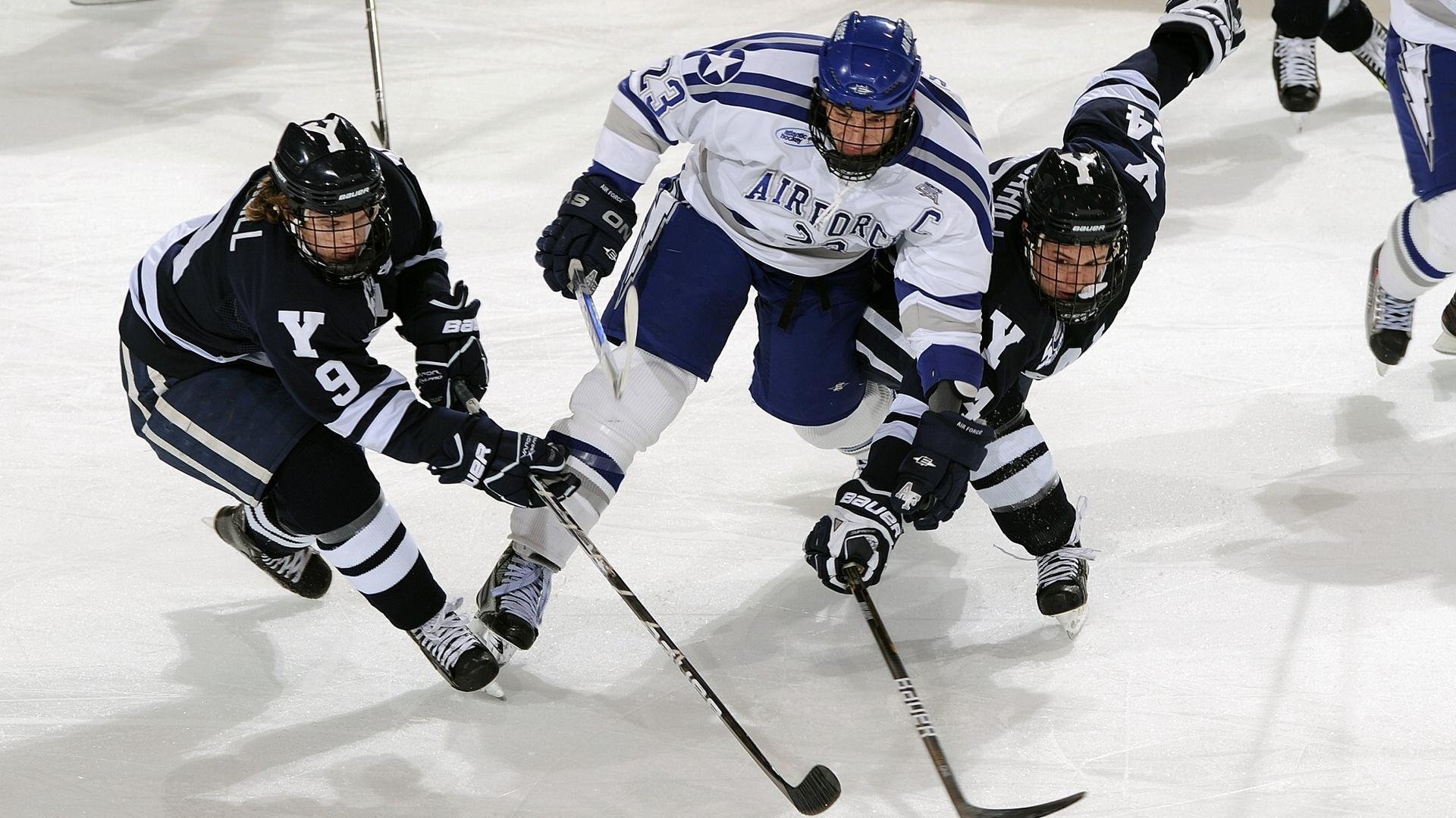 德甲球队高强度对抗中体能衰减与技术失误的关系研究