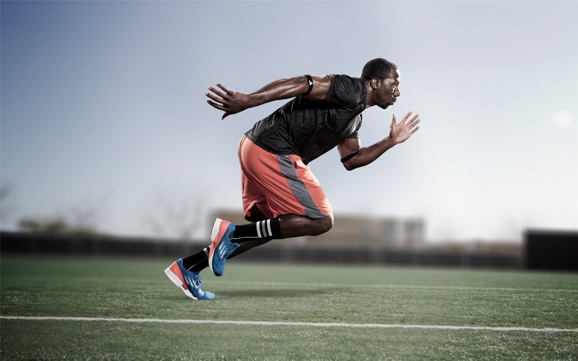 神奇进球现身亚洲球场,球迷热议无法停止,足球神奇进球