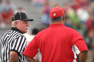 开云官方网页登录-教练战术布置频繁调整引发讨论，教练在布置战术时讲到了常用的比赛阵型