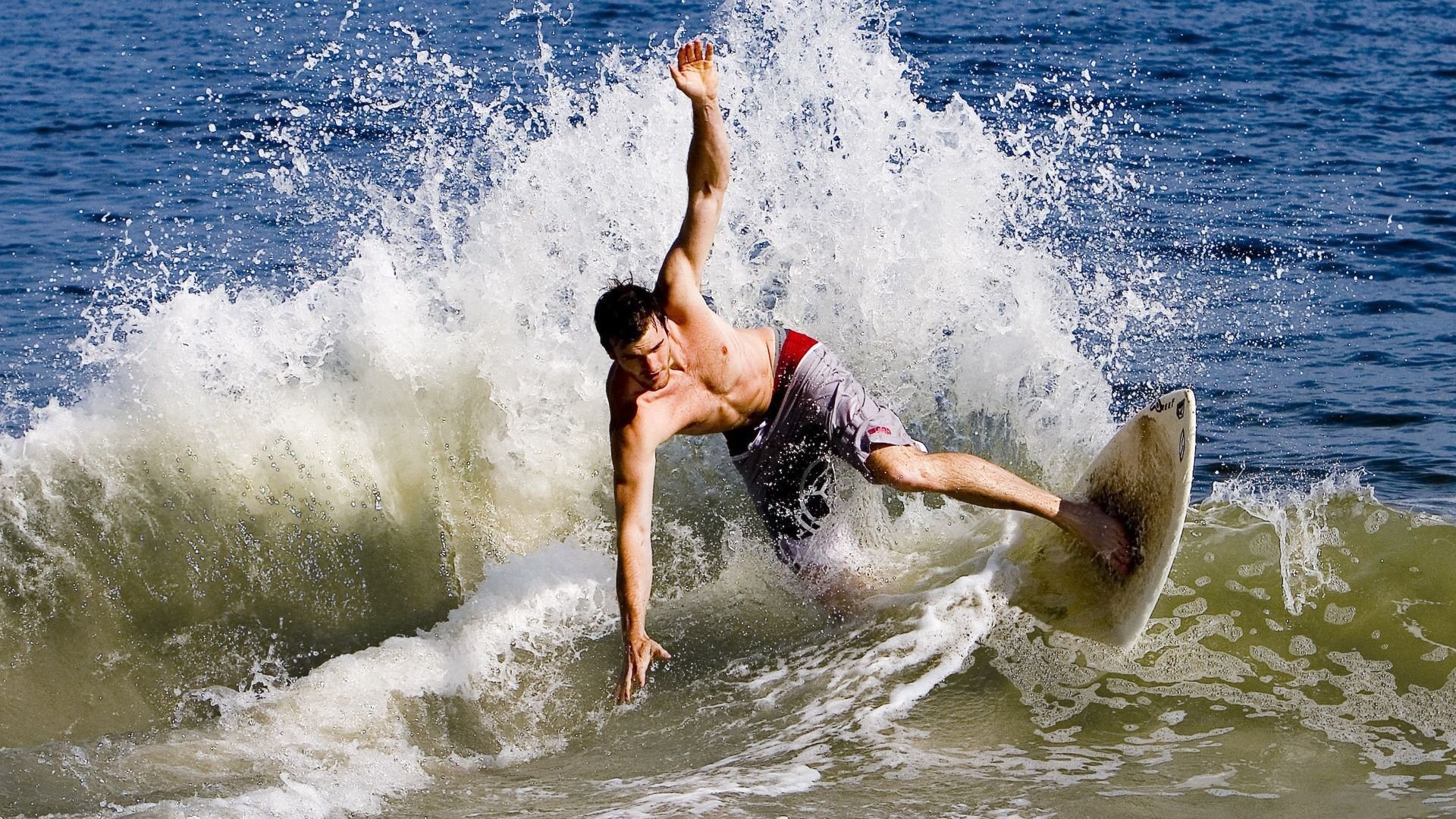 kaiyun网站-卡特的精准踢球与强大心态帮助全黑队击败最强对手，卡特 球星